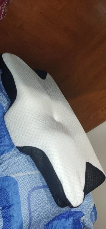 Customer photo review of NeckCloud Kissen | Nackenstützkissen