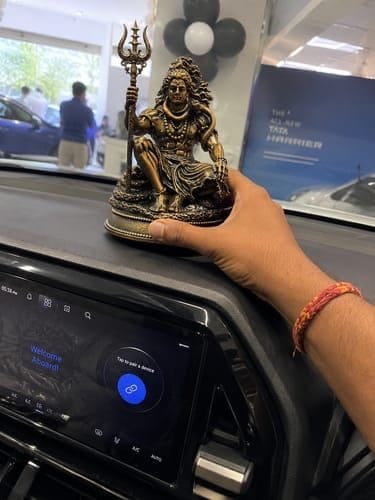 Customer photo review of Divine Car Dashboard Idol - Marble Dust Coated