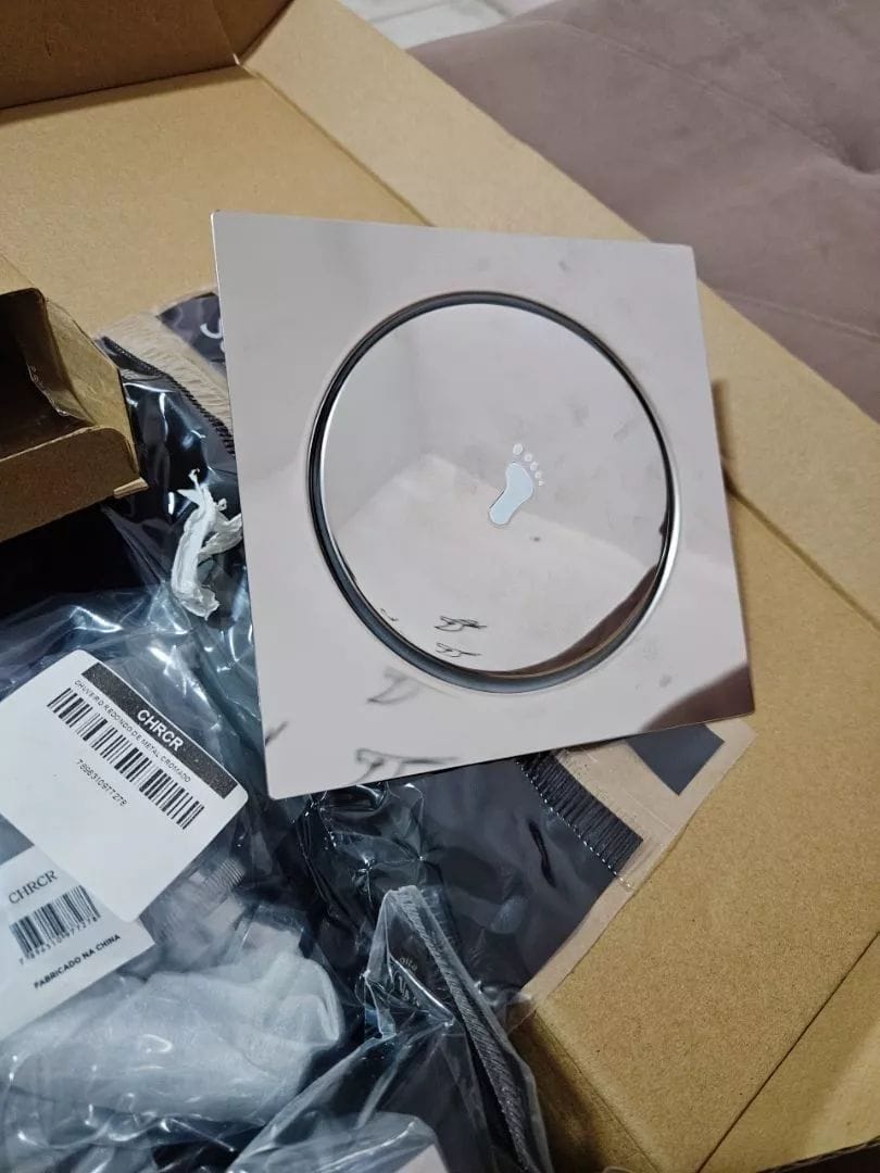 Customer photo review of Ralo Click De Banheiro Inteligente Inox Quadrado Veda Cheiro