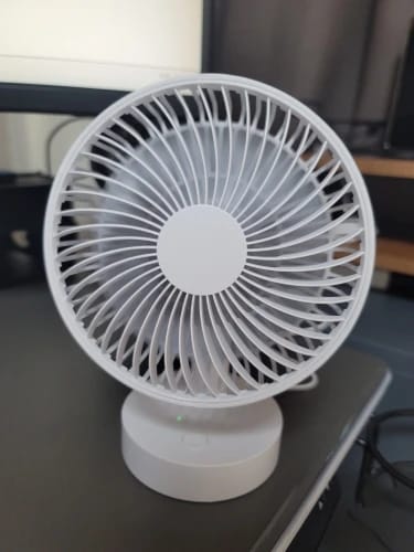 Customer photo review of USB Desktop Fan with Four Speeds and 5V Power for Table Use