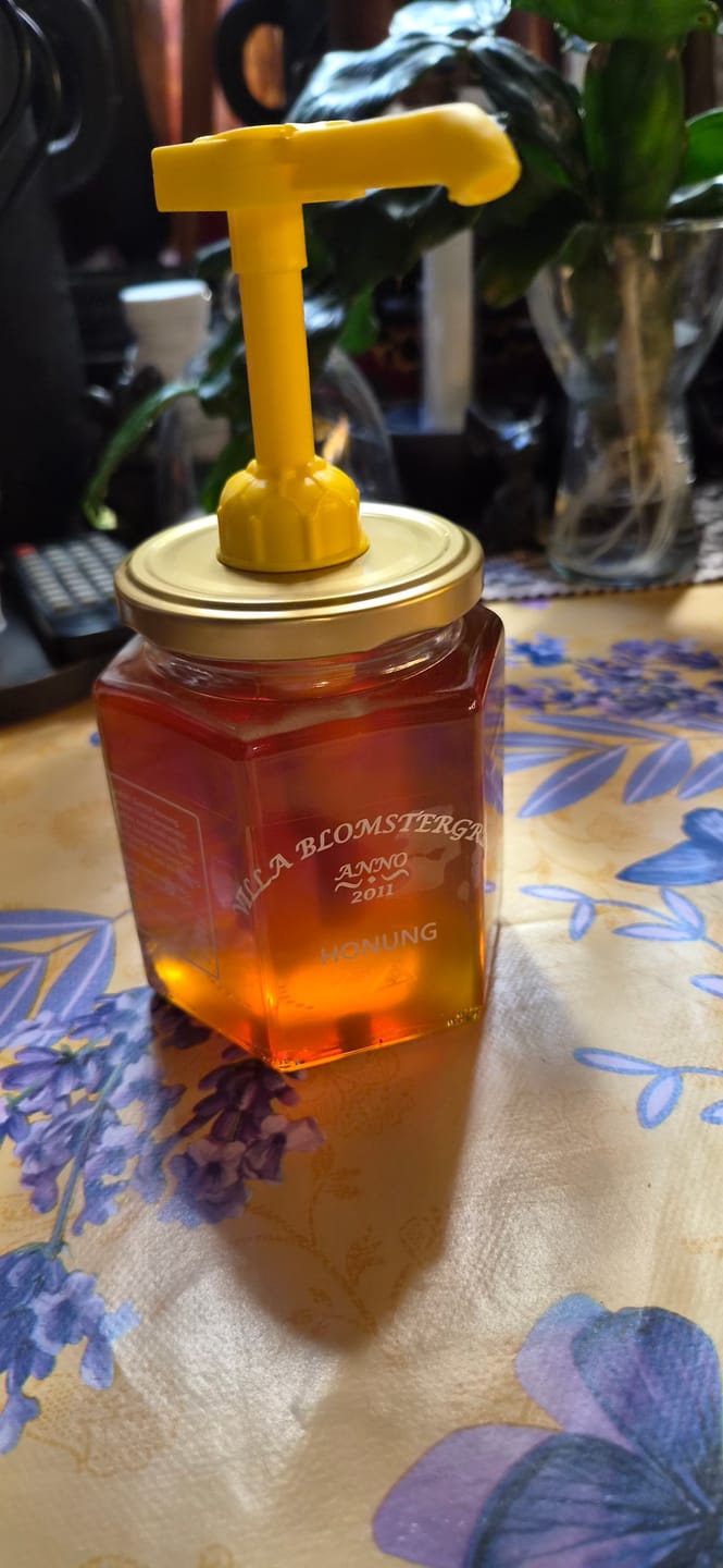 Customer photo review of 2 kg Svensk Flytande Honung (4 × 500 g) + Honungspump