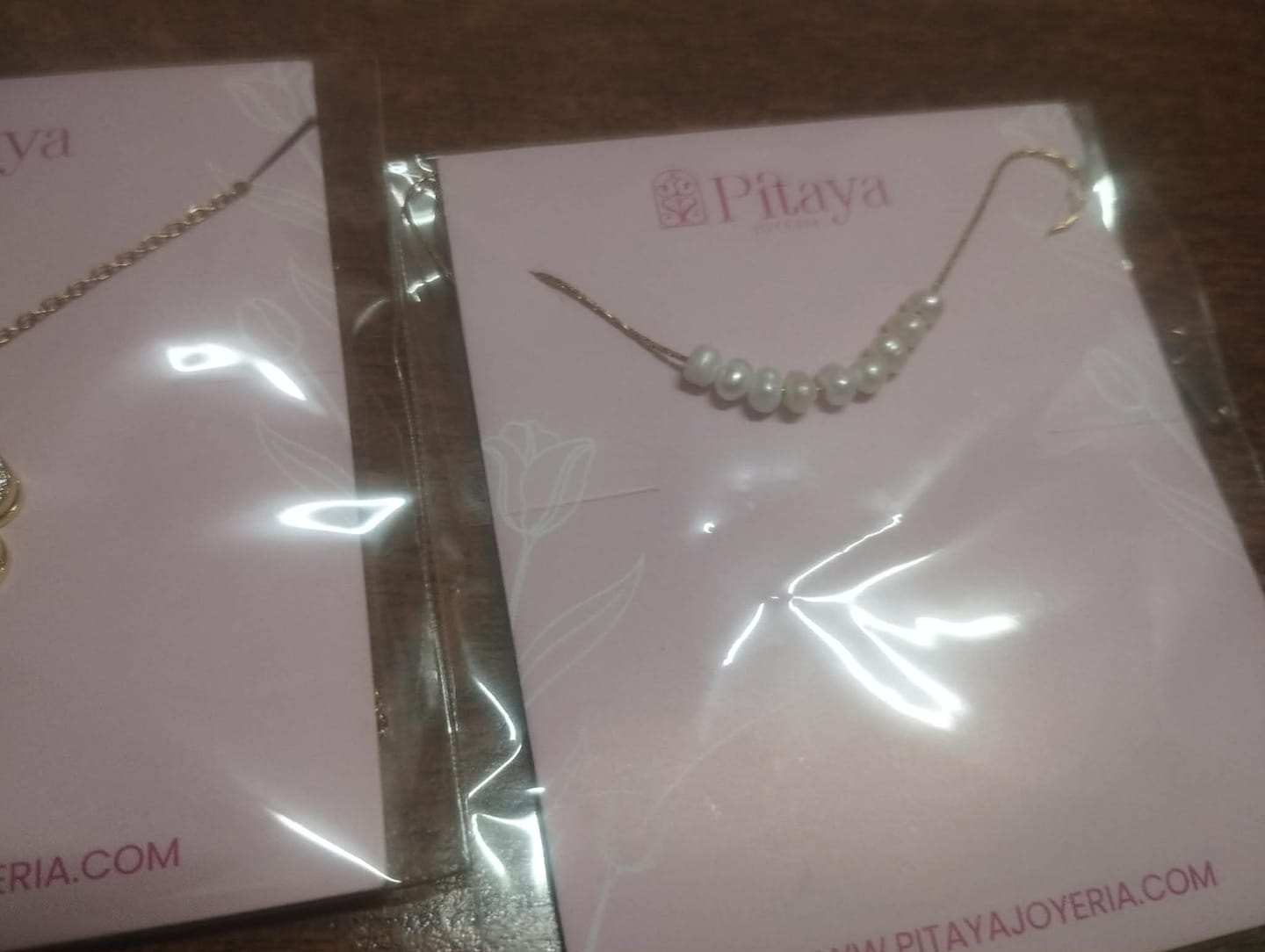 Customer photo review of Collar White Pearls