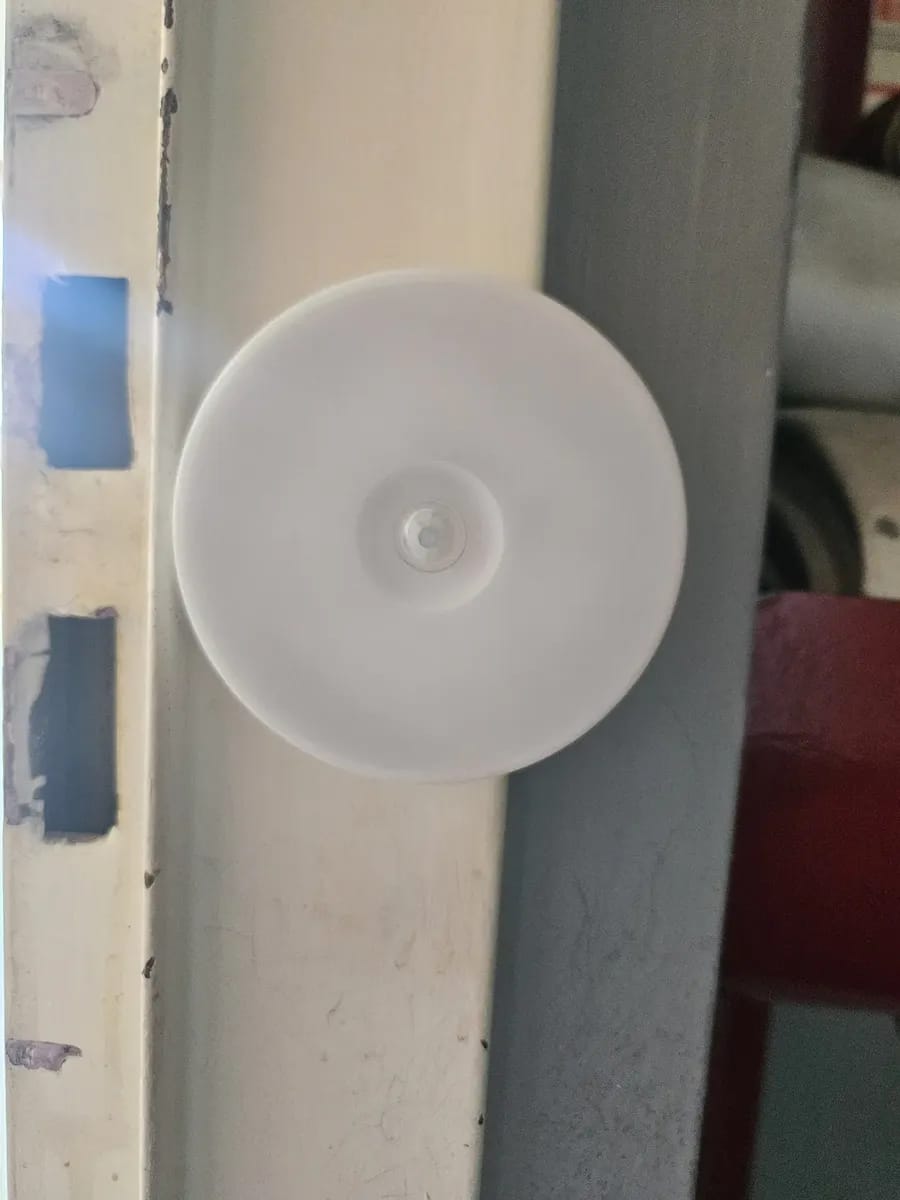 Customer photo review of 🏠Luz Led Con Sensor De Movimiento (Cálido)💡PACK X2 UNIDADES