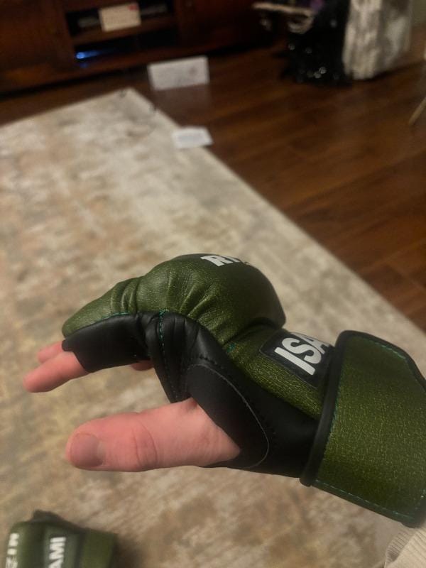 Customer photo review of Rizin MMA Gloves
