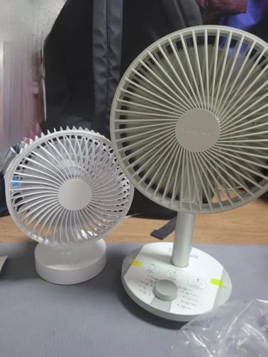 Customer photo review of USB Desktop Fan with Four Speeds and 5V Power for Table Use