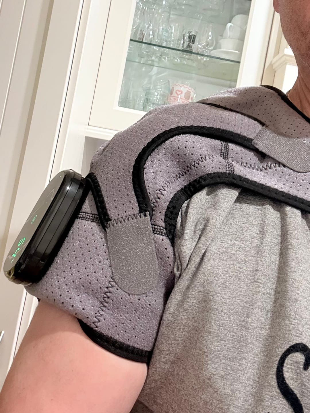 Customer photo review of Wisemed Shoulder Massager