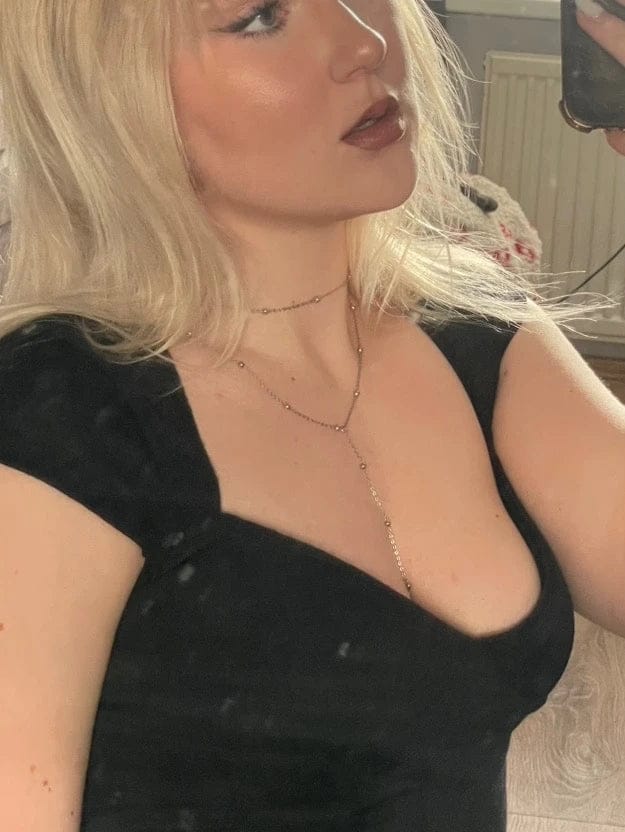 Customer photo review of Bella Luna Halskette