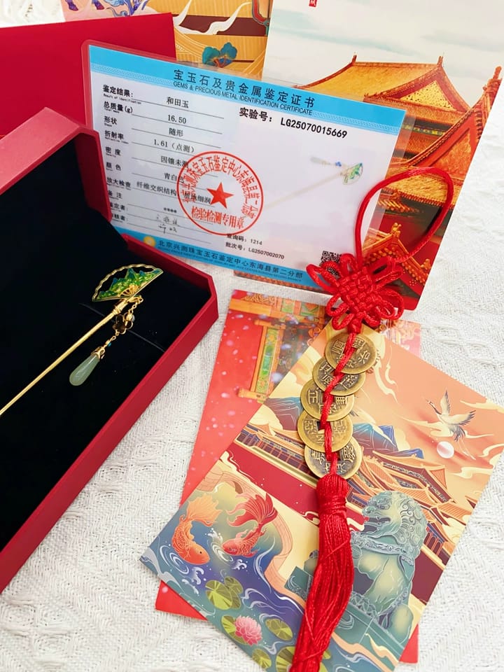 Customer photo review of Rivers and Mountains Jade Fan Hairpin