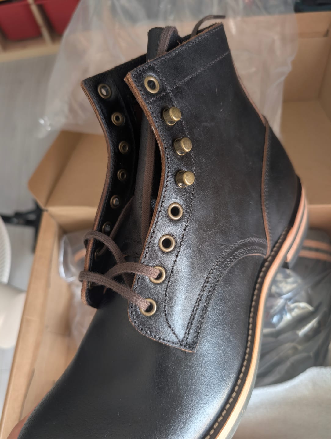 Customer photo review of Munson Plain Toe Logging Boot -luosjiet®boots - Black Waxed Flesh