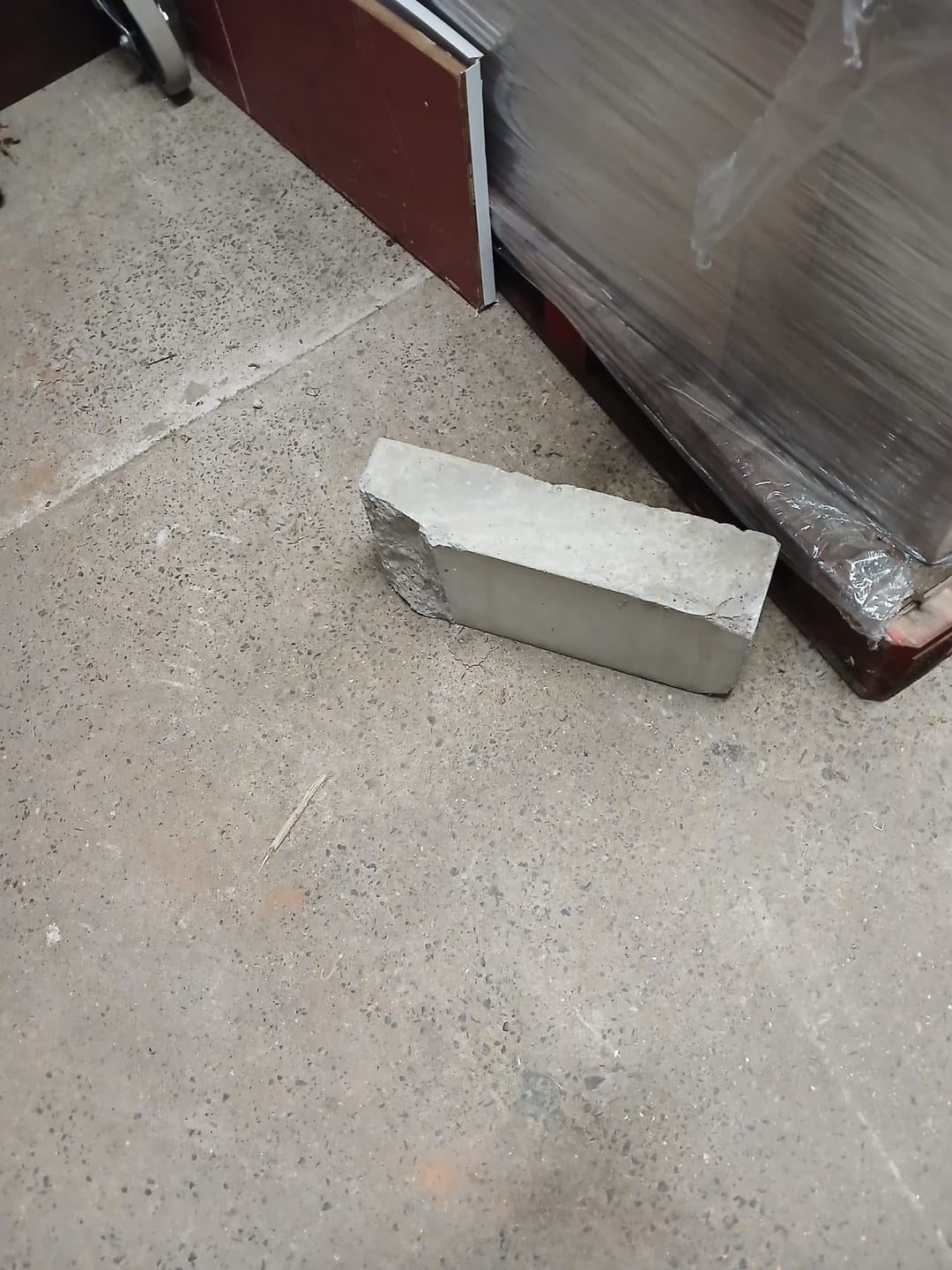 Customer photo review of Concrete Padstone C50 Grade 440/440x100x215mm L Shaped