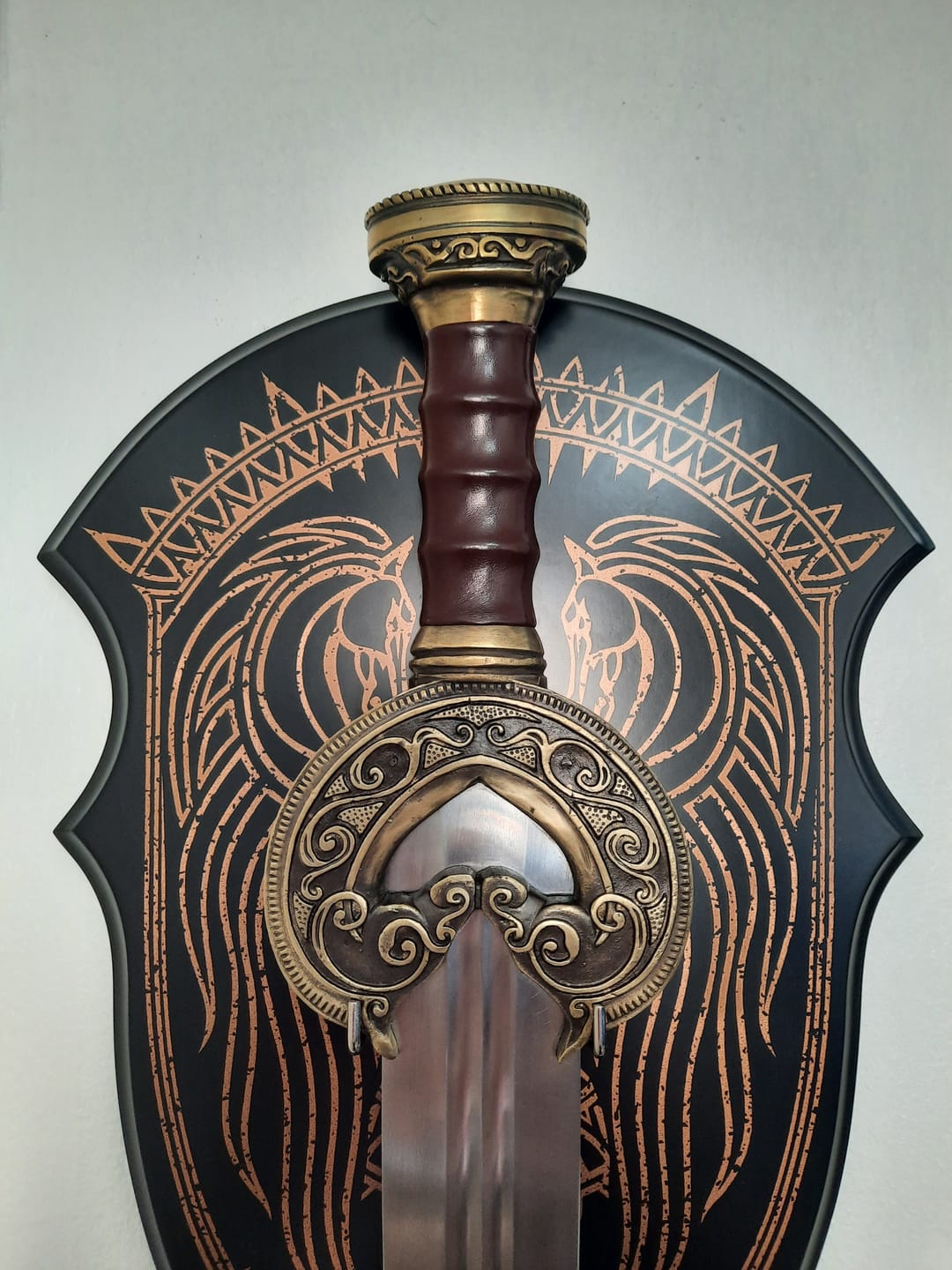 Customer photo review of Lord Of The Rings - United Cutlery Officially Licensed King Theoden Herugrim Sword Battle Forged Edition