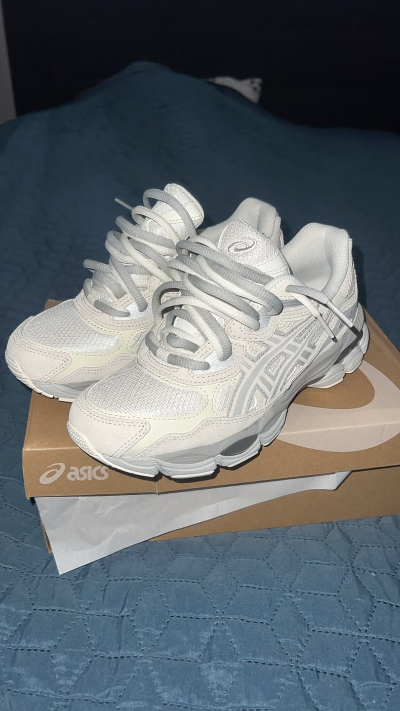 Customer photo review of GEL-NYC Cream Grey - Double Laces