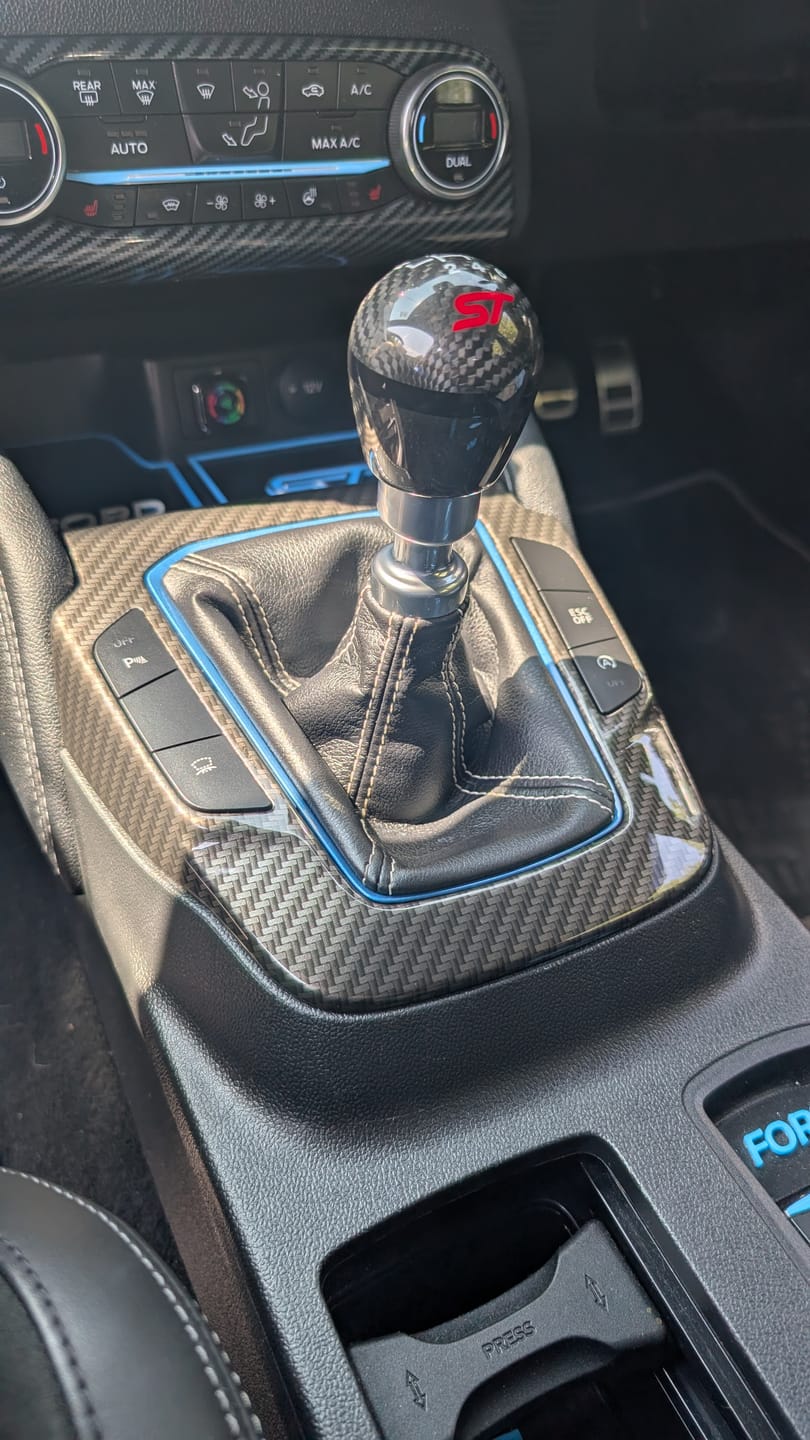 Customer photo review of Genuine Ford Mk4/4.5 Focus Gear Gaiter Ring (Painted Finishes)