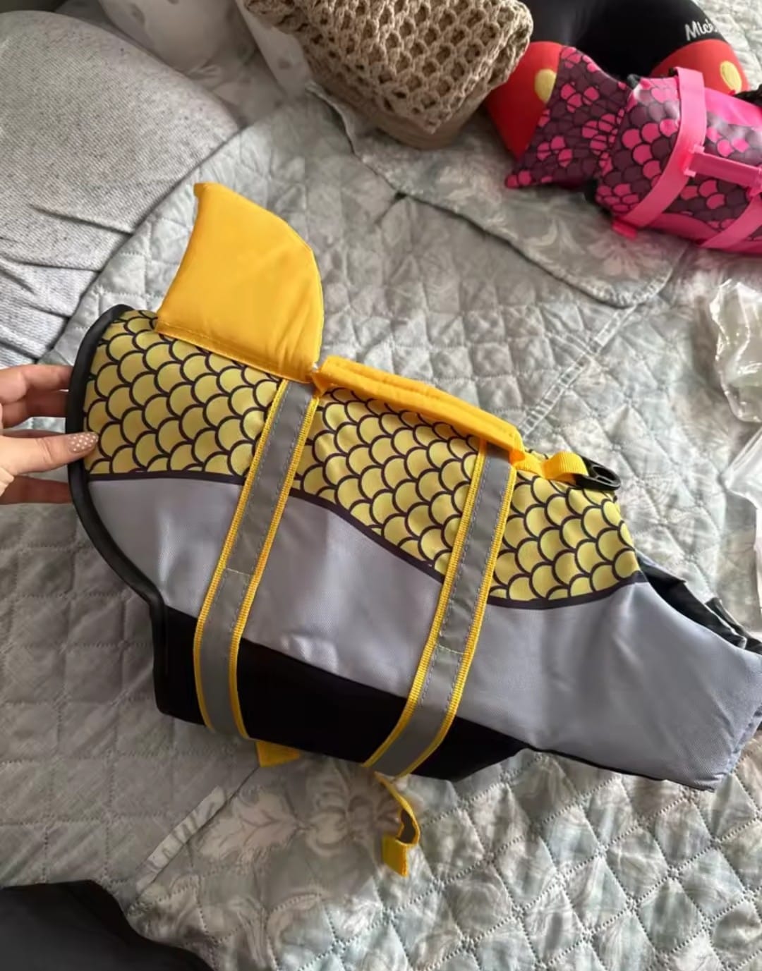 Customer photo review of Chaleco Sharkpets