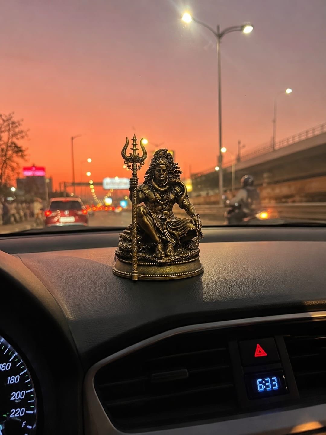 Customer photo review of Divine Car Dashboard Idol - Marble Dust Coated