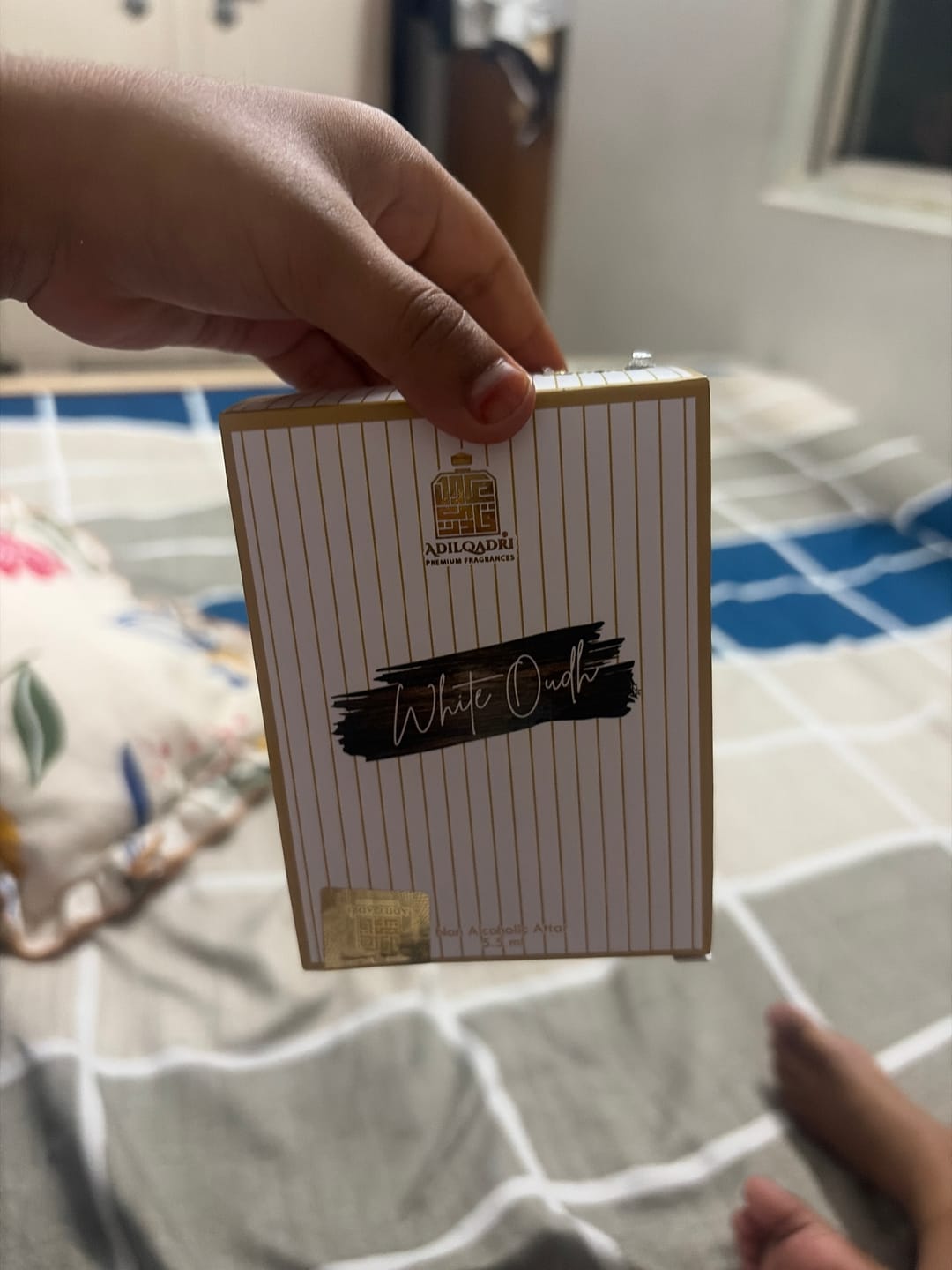 Customer photo review of White Oudh Luxury Attar Perfume
