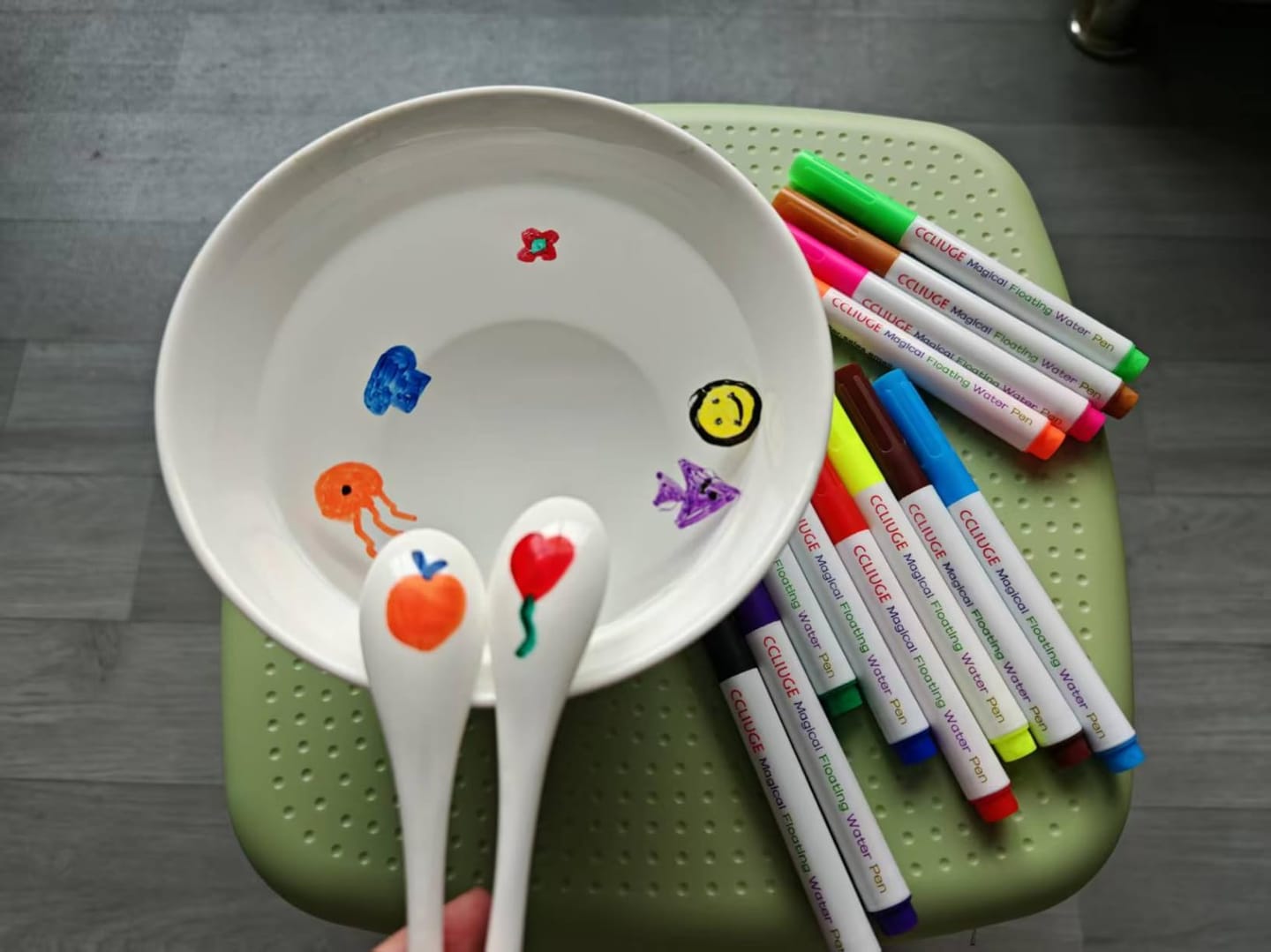 Customer photo review of FloatArt™ – Magic Floating Water Drawing Set