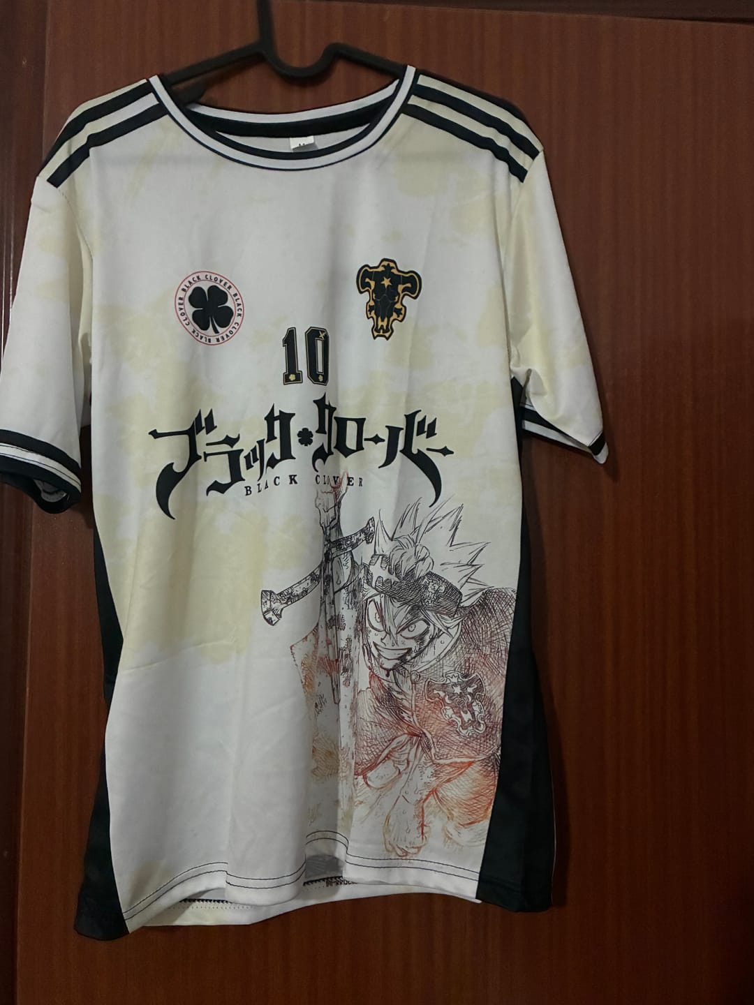 Customer photo review of Camiseta Anime Fútbol – Streetwear