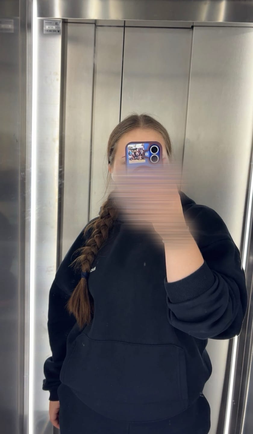 Customer photo review of Cozy Tracksuit Bundle "Black"