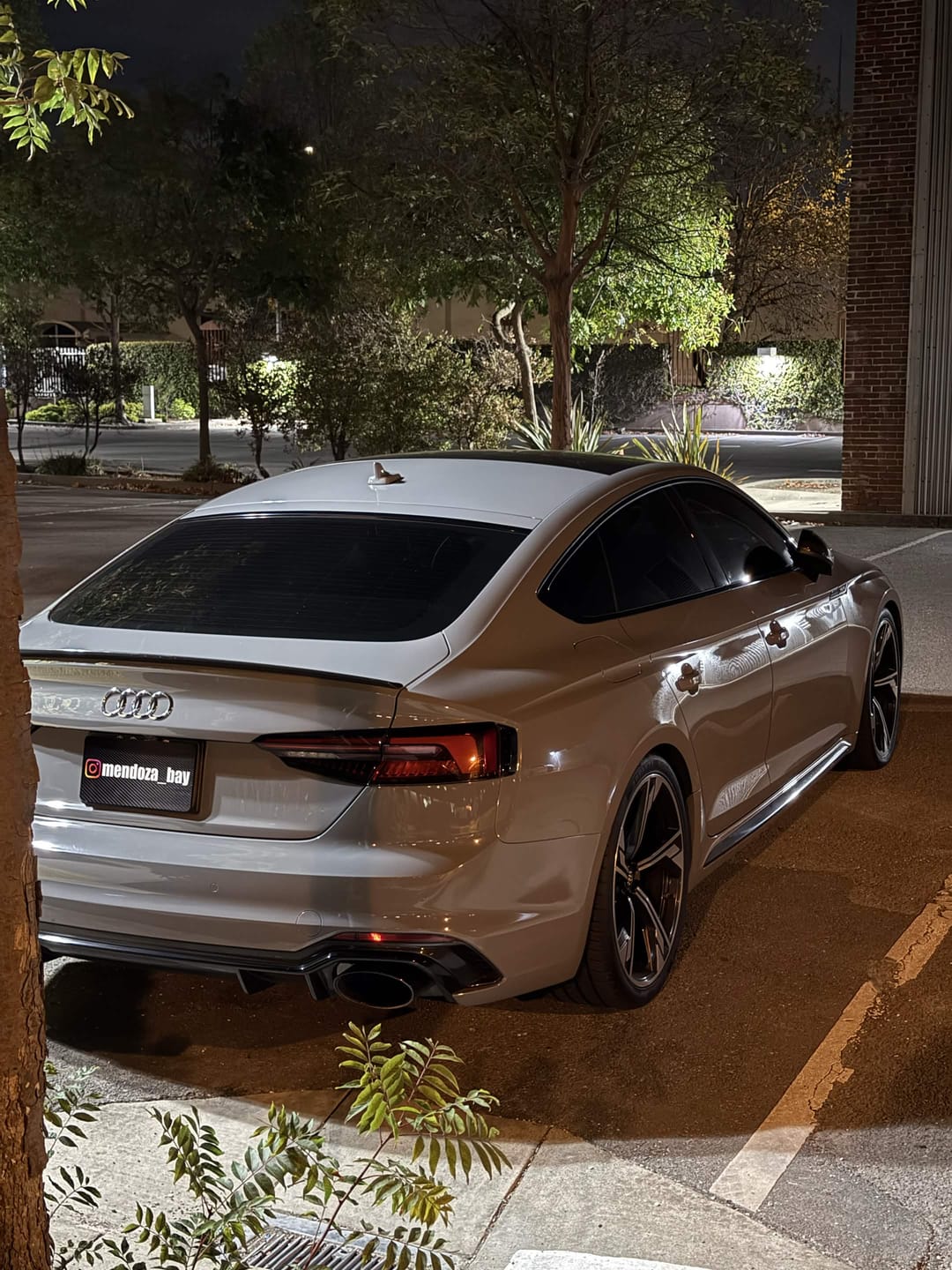 Customer photo review of Social Media Magnetic Plate Cover