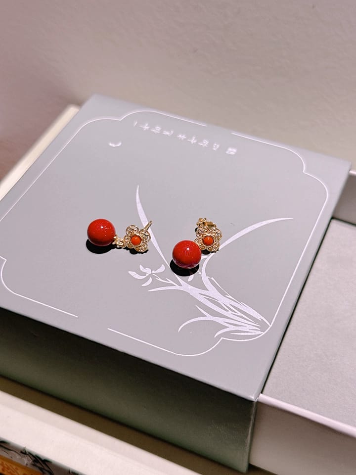 Customer photo review of Rosalind Cinnabar Clover Stud Earrings