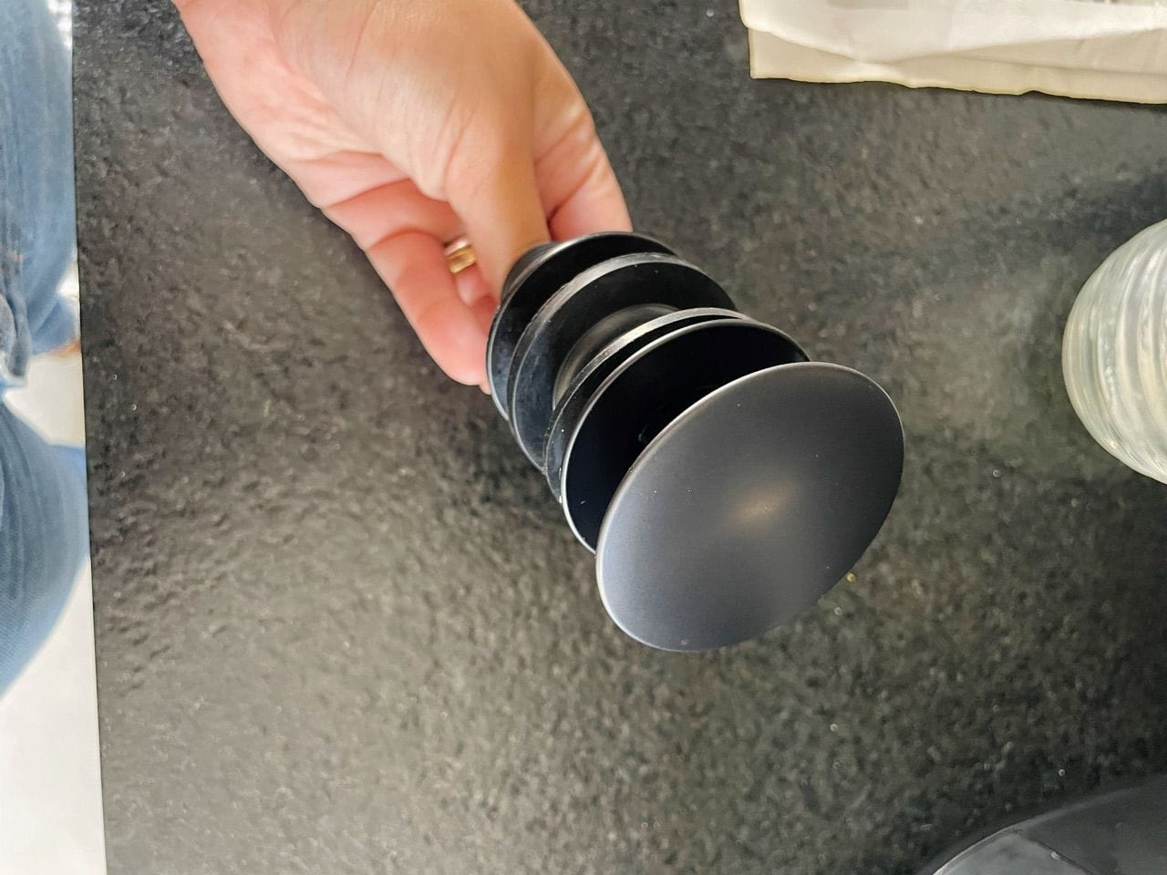 Customer photo review of Válvula Click Pia Banheiro Lavabo Metal Preta 7/8 Para Cuba De Banheiro