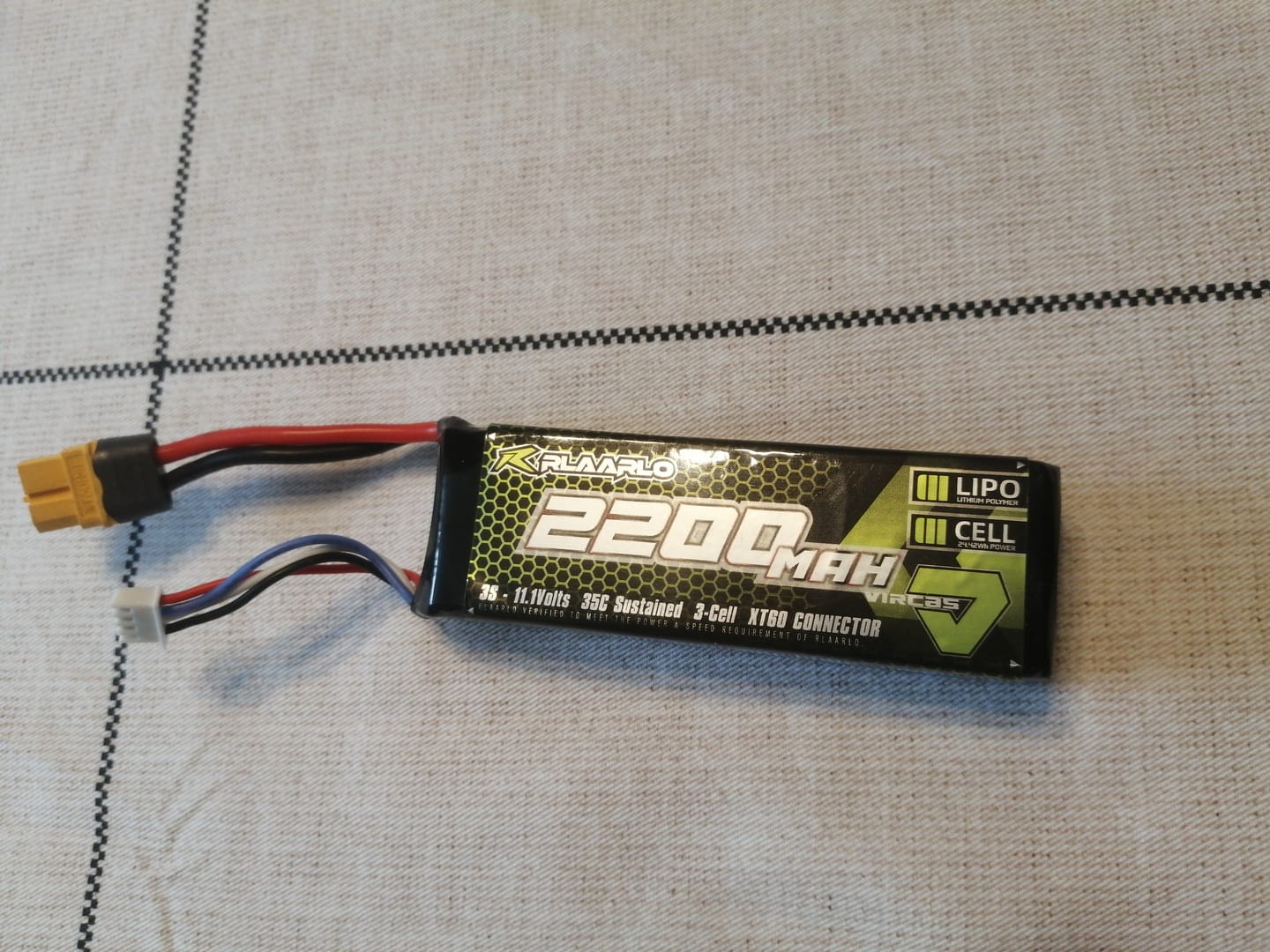 Customer photo review of 11.1V 2200mah 3S Lipo Battery XT60 Plug