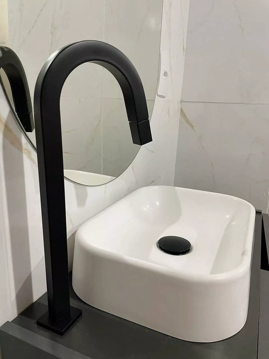 Customer photo review of Torneira Para Banheiro Monocomando Bica Alta Elegance
