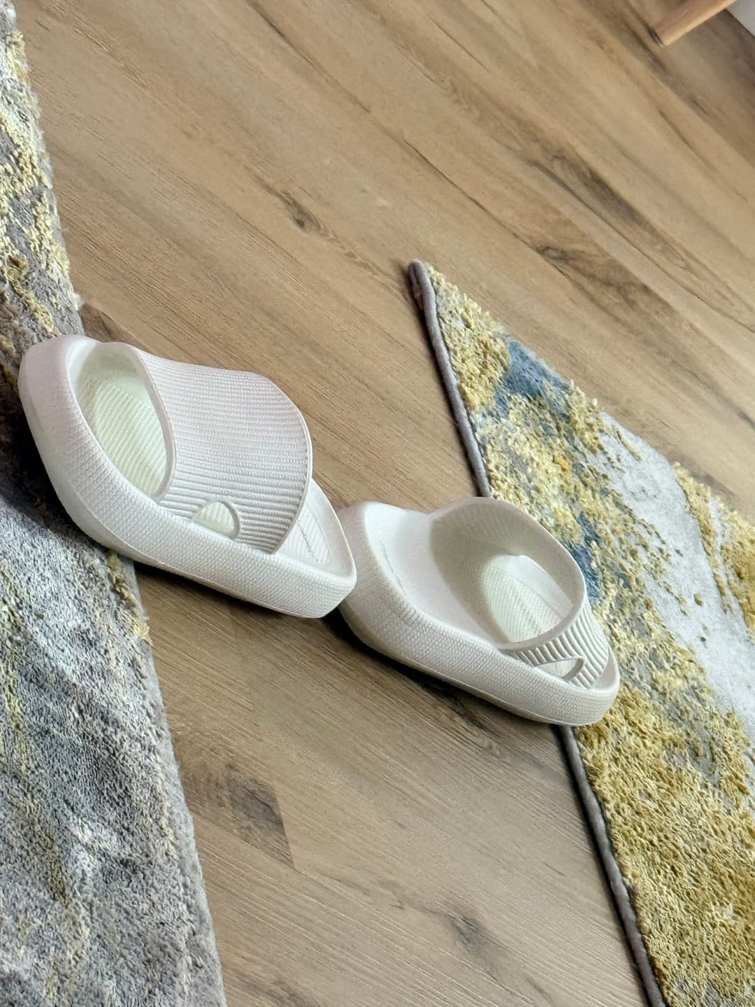 Customer photo review of HappyFlops Original