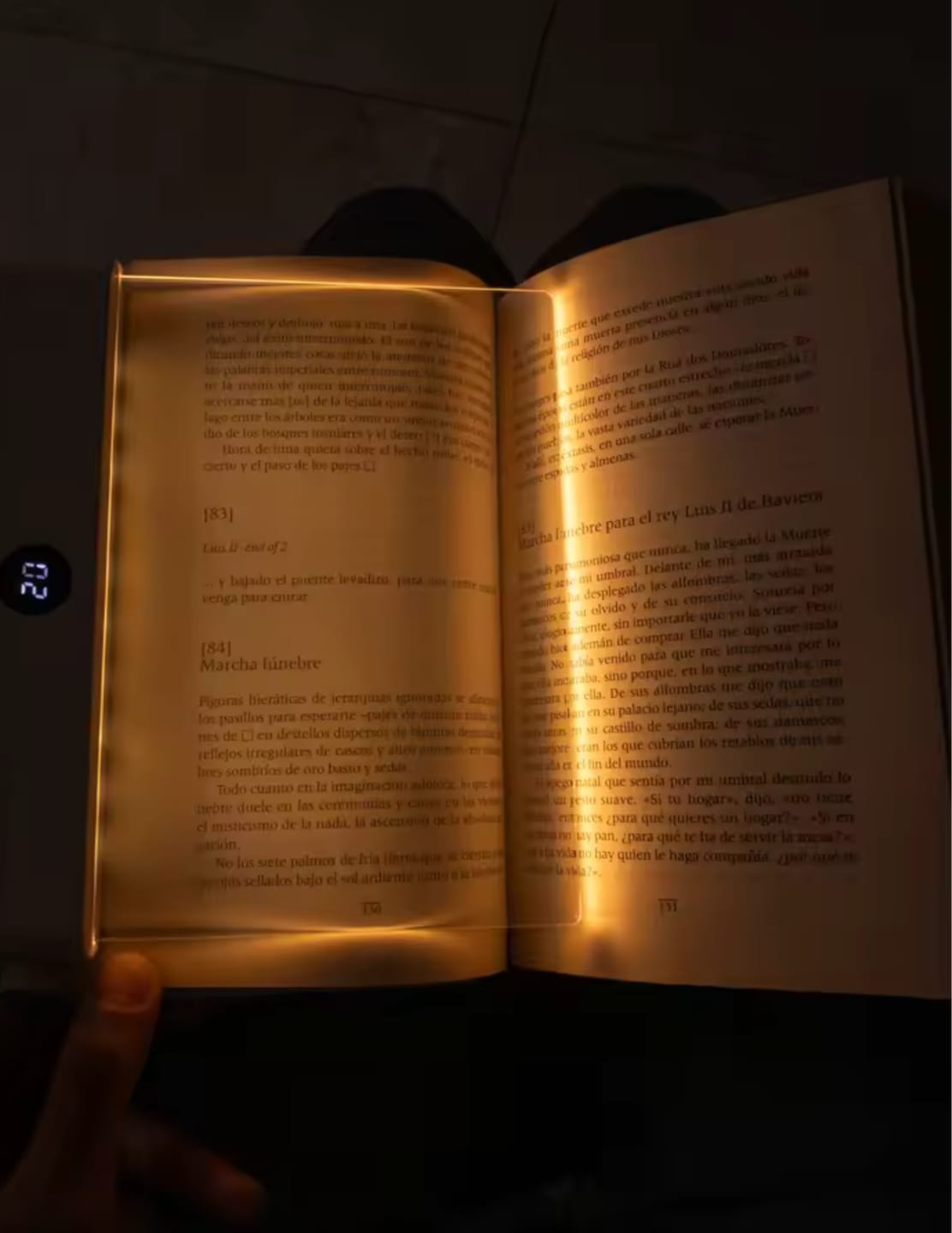 Customer photo review of Lámpara LED Plana de Lectura Nocturna con Protección Ocular