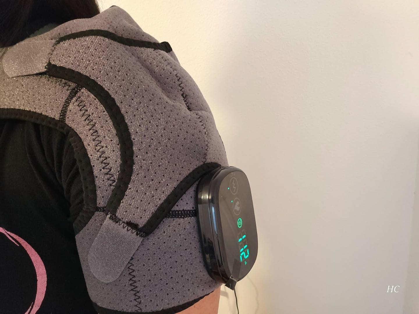 Customer photo review of Wisemed Shoulder Massager