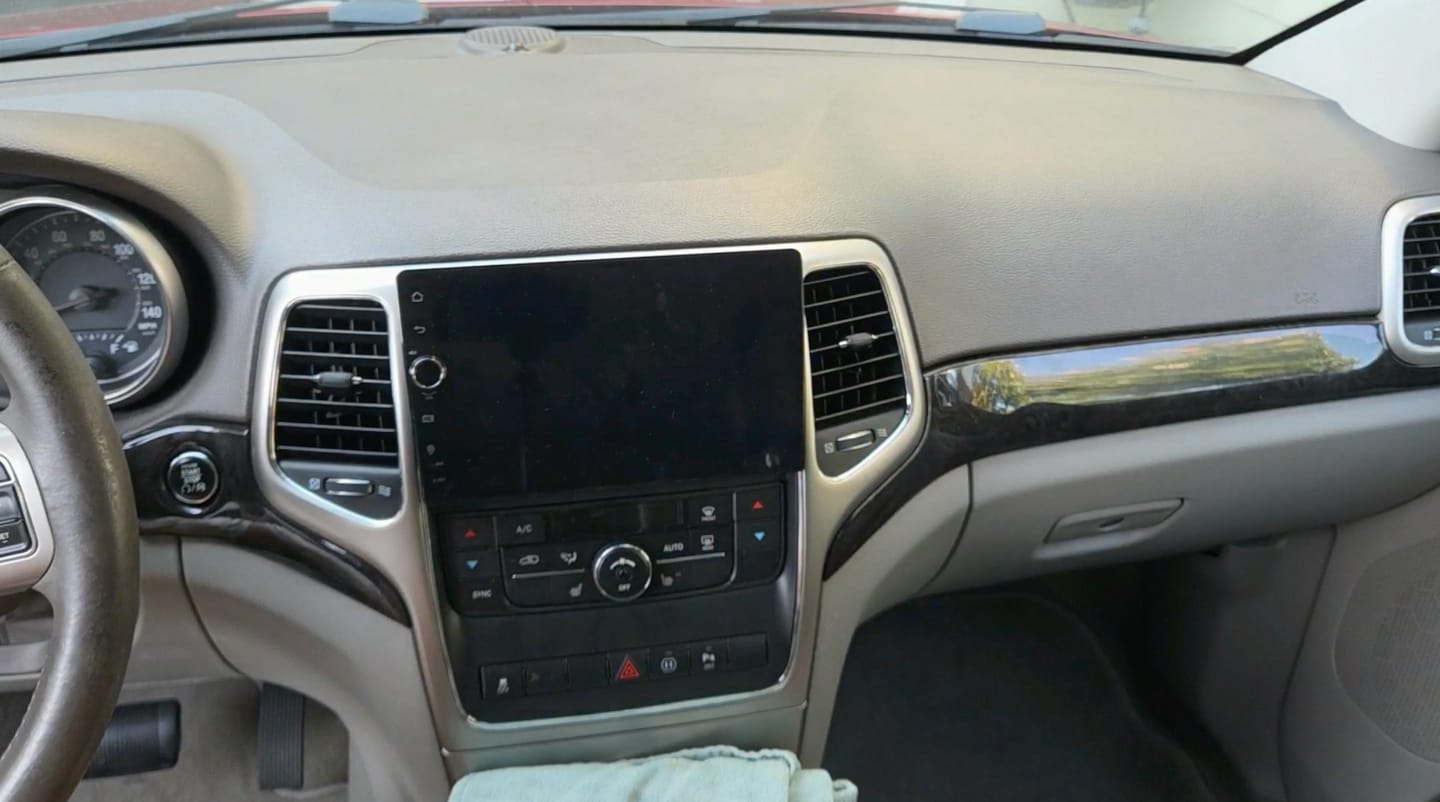 Customer photo review of Jeep Grand Cherokee 2011-2013 — Premium 9” CarPlay & Android Auto Head Unit