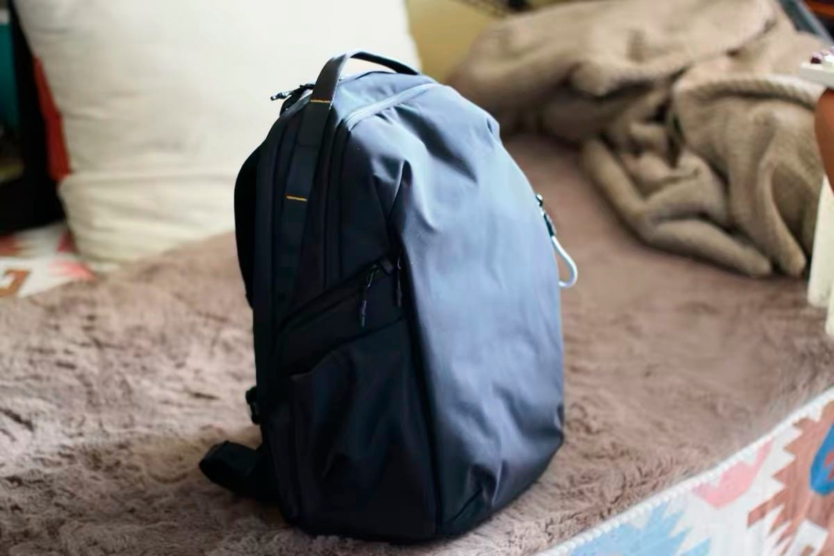 Customer photo review of Ulanzi YY038 Urban Travel Backpack V2 22L