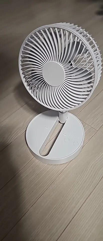 Customer photo review of Foldable USB Rechargeable Fan with Four Speeds and Timer