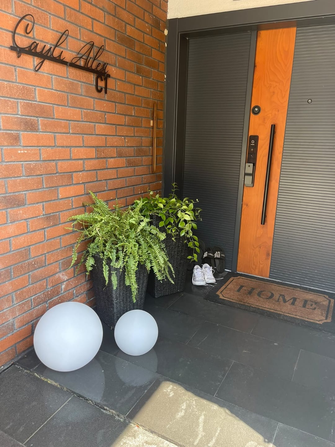 Customer photo review of Kişiye Özel Metal Aile İsimliği