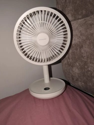 Customer photo review of Rechargeable Oscillating Desk Fan with Five Speeds