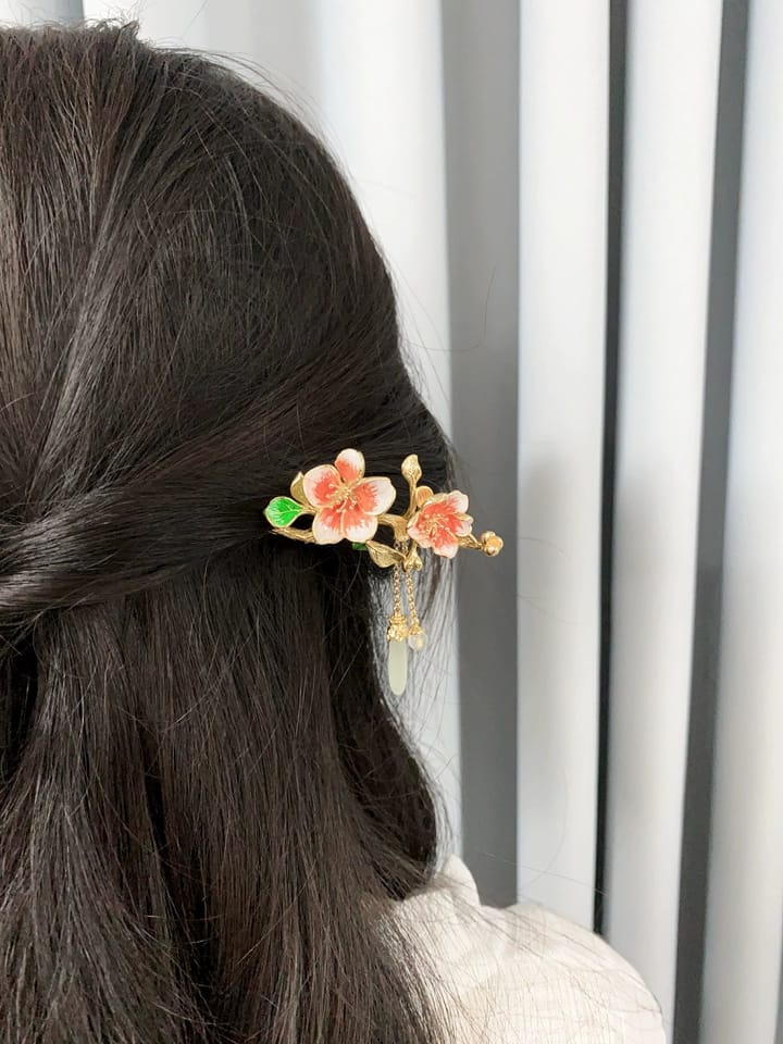 Customer photo review of Crabapple Swaying in Dew Jade Hairpin