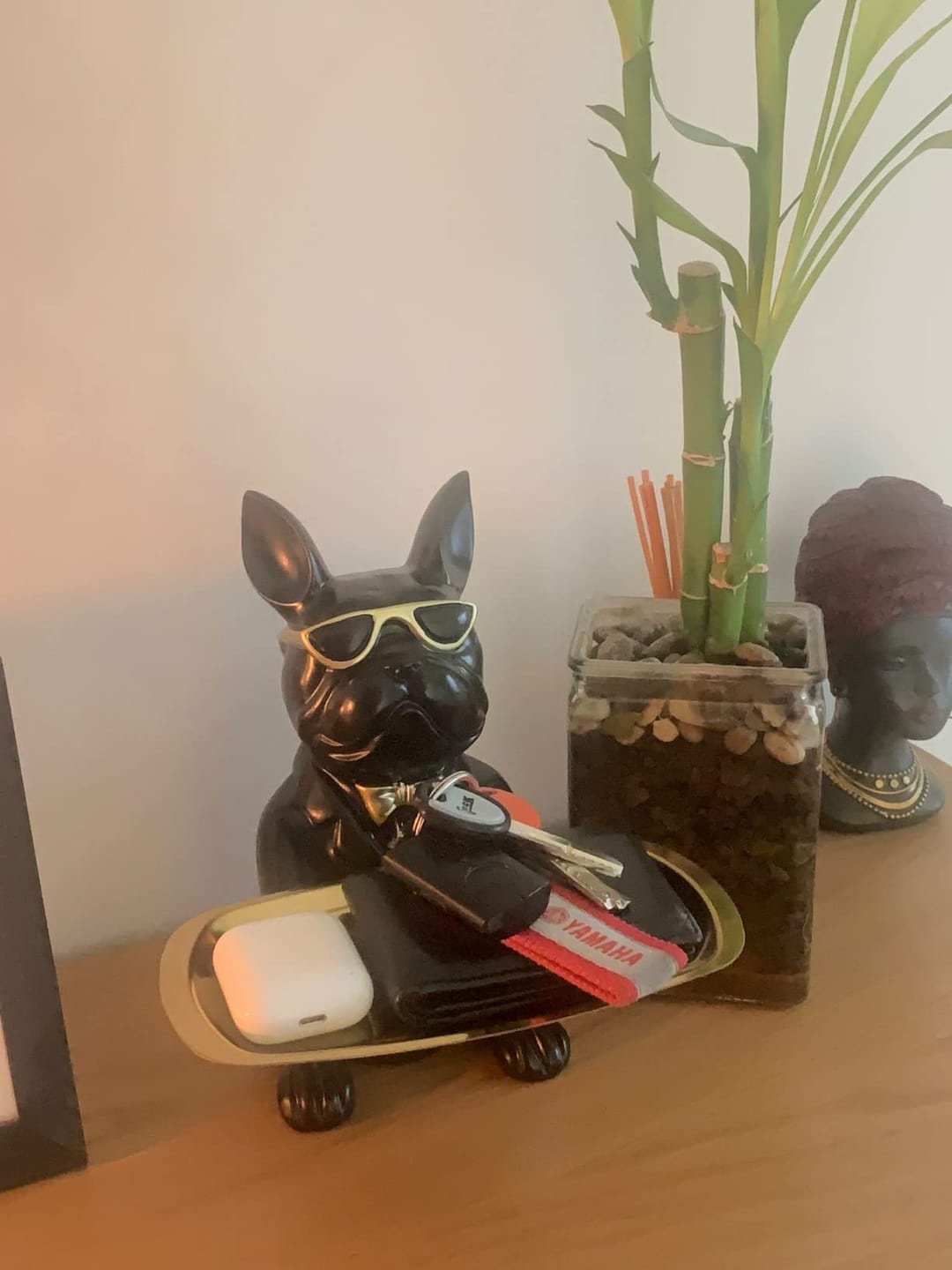 Customer photo review of Statue Décoration Intérieure Bouledogue – Figurine Design avec Plateau Vide-Poches