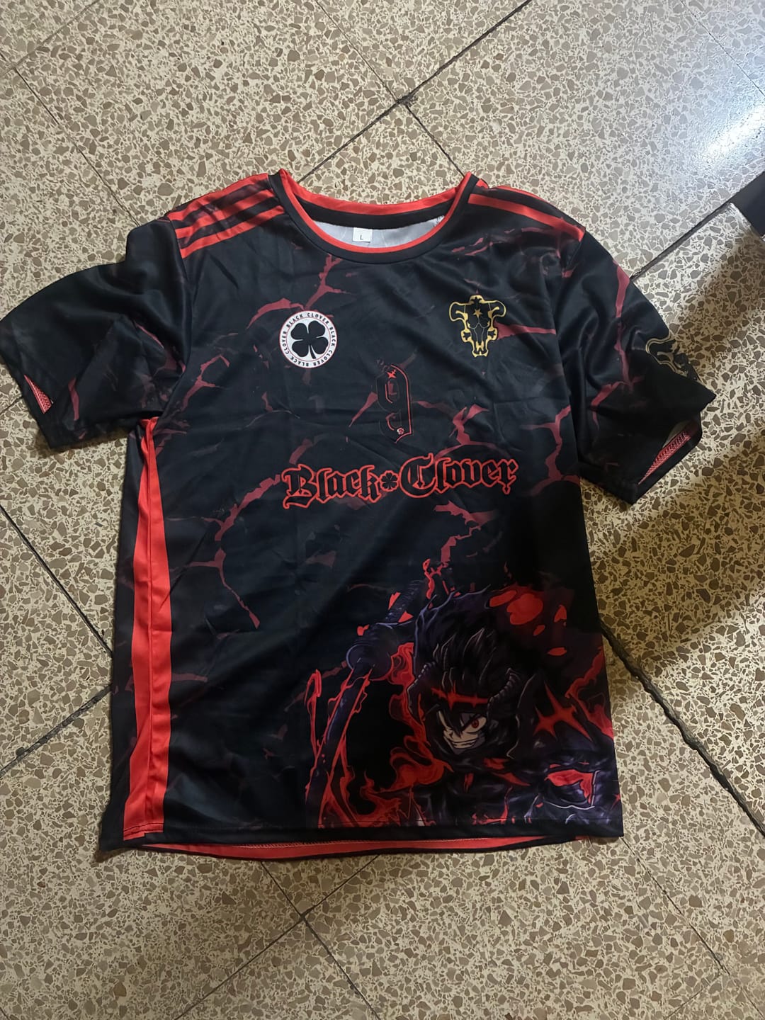 Customer photo review of Camiseta Anime Fútbol – Streetwear