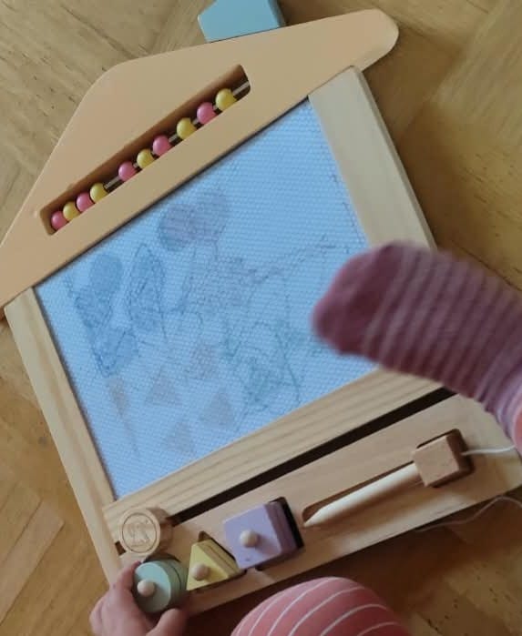 Customer photo review of Zaubertafel aus Buchenholz für Kinder ab 2 Jahren