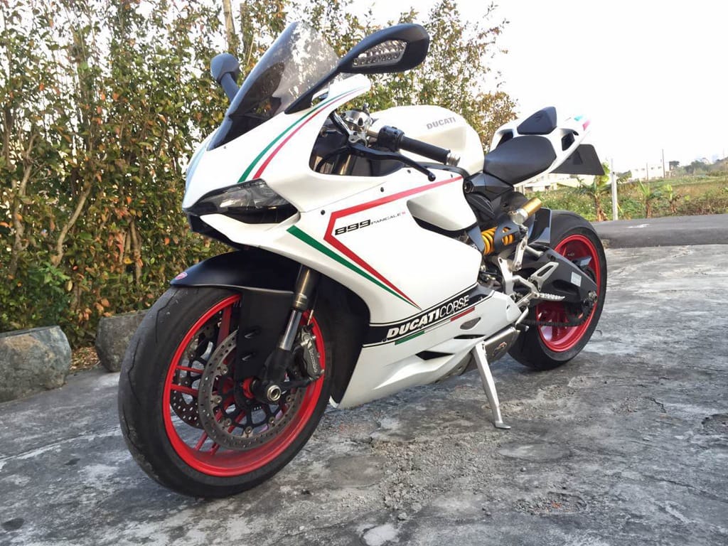 Customer photo review of Ducati 899 1199  Red and White Fairing 2012 2013 2014 2015