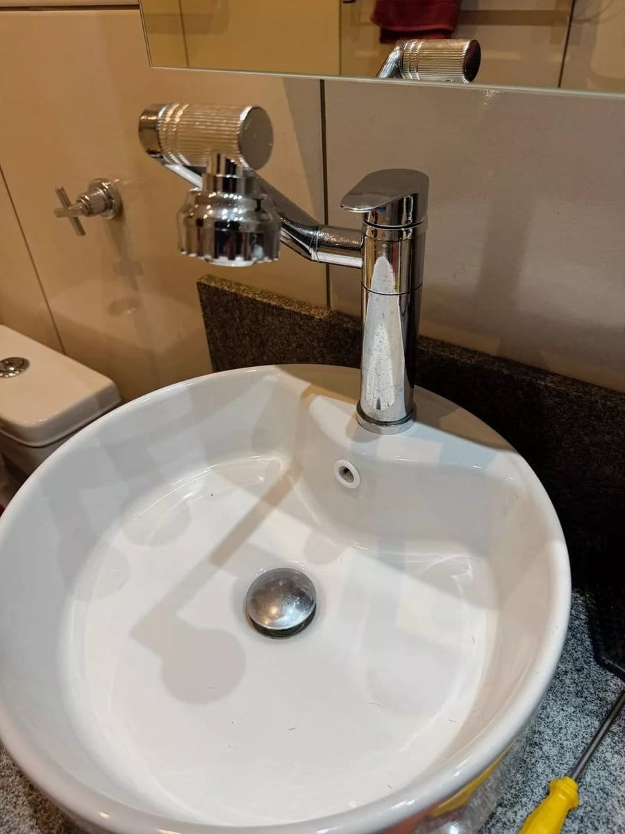 Customer photo review of Torneira Moderna Para Banheiro 360 Graus