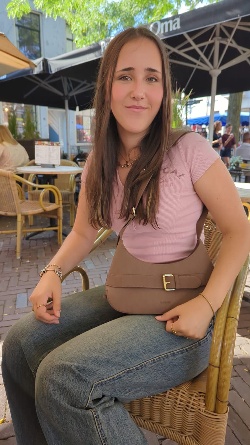 Customer photo review of ANA - LIGHT BROWN