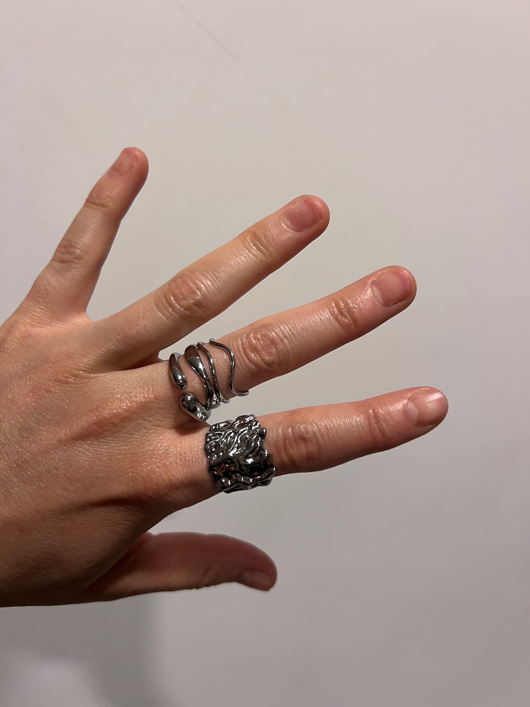 Customer photo review of Anillo Ajustable Pietro Plata