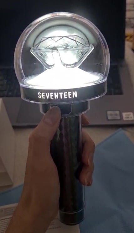 Customer photo review of SEVENTEEN - OFFICIAL LIGHT STICK VER.3