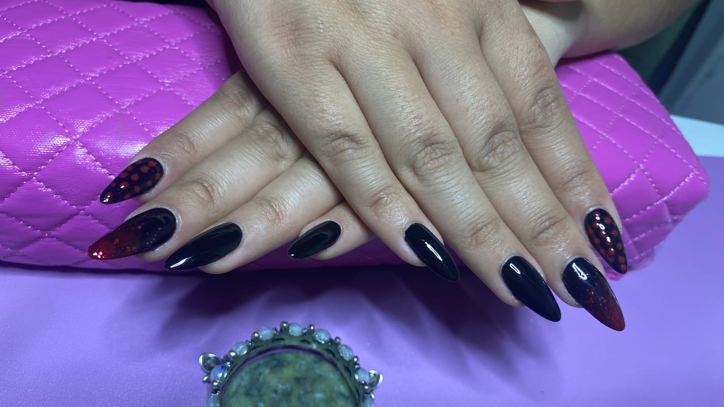 Customer photo review of Esmalte Gel DC83 Negro