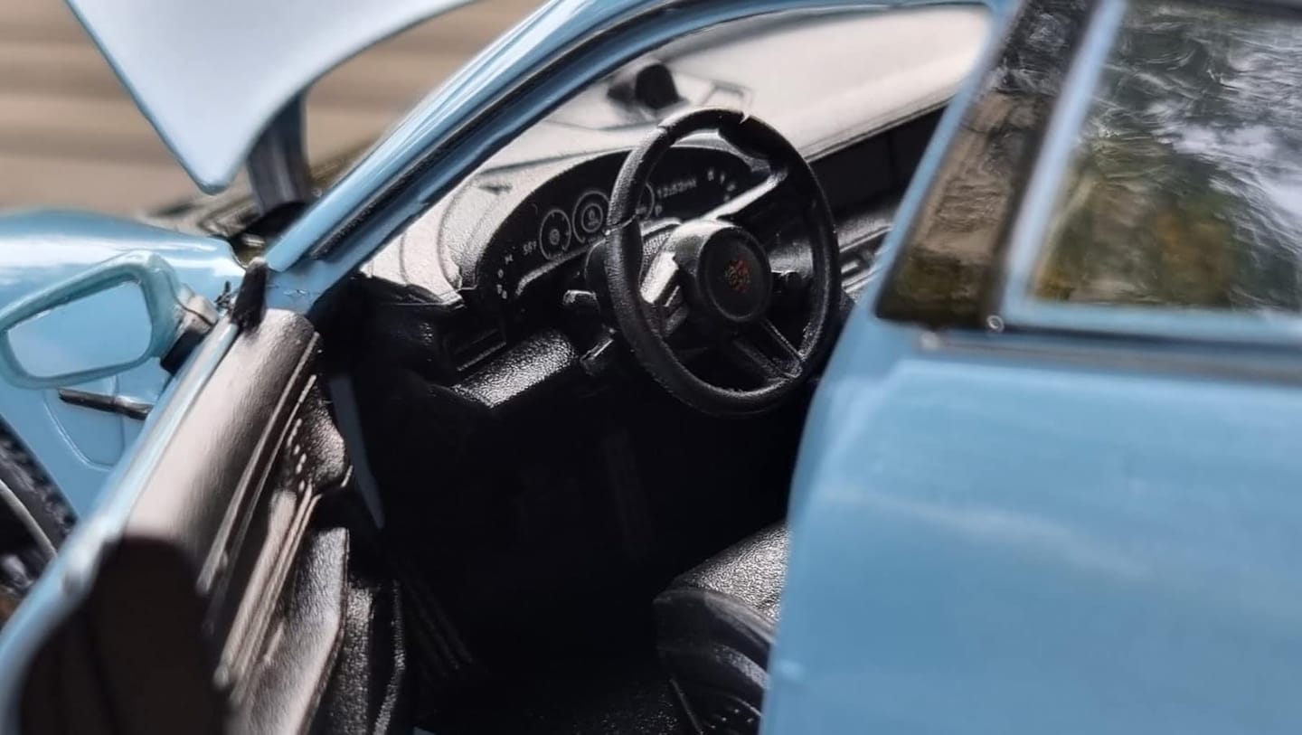 Customer photo review of Porsche Taycan Advent Calendar 1:24