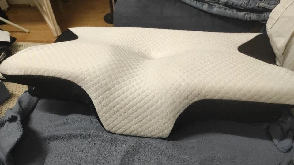 Customer photo review of NeckCloud Kissen | Nackenstützkissen