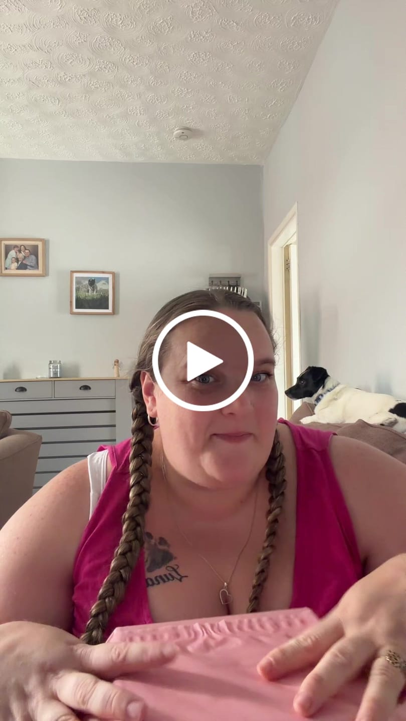 Customer video review of Back to Business Sign And Shine Lip Oil Pen - PRE-ORDER