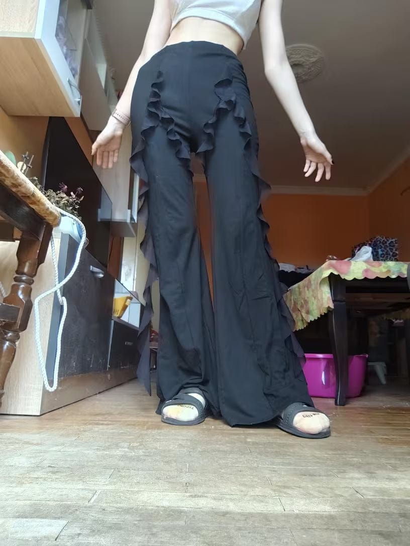 Customer photo review of Yüksek Bel Siyah Fırfır Pantolon